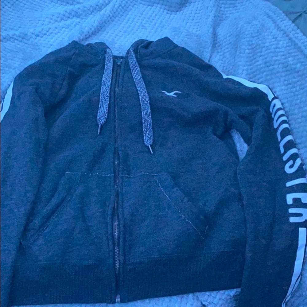 dark grey Hollister sweater